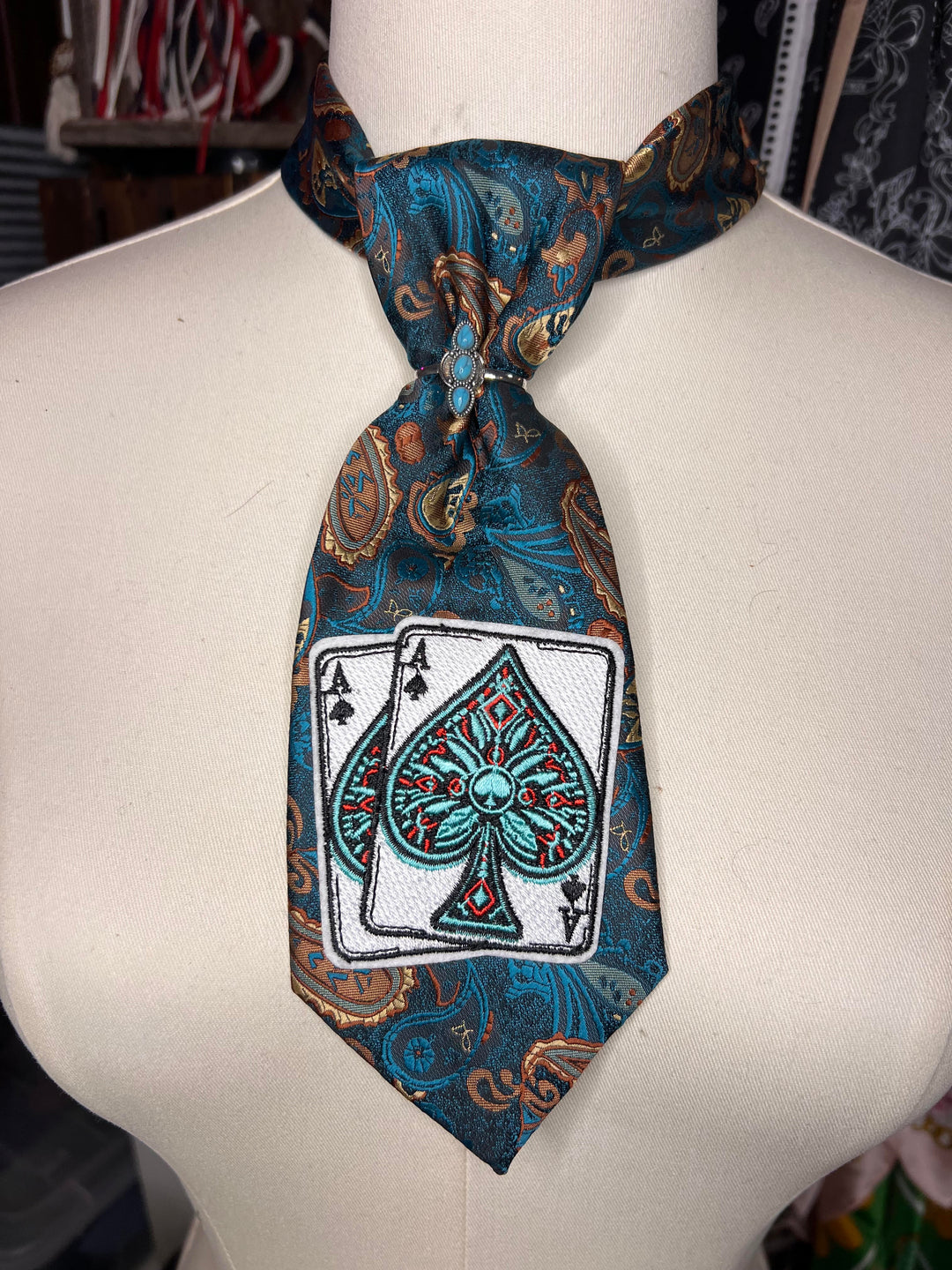 The Ace of Spades Shorty Tie