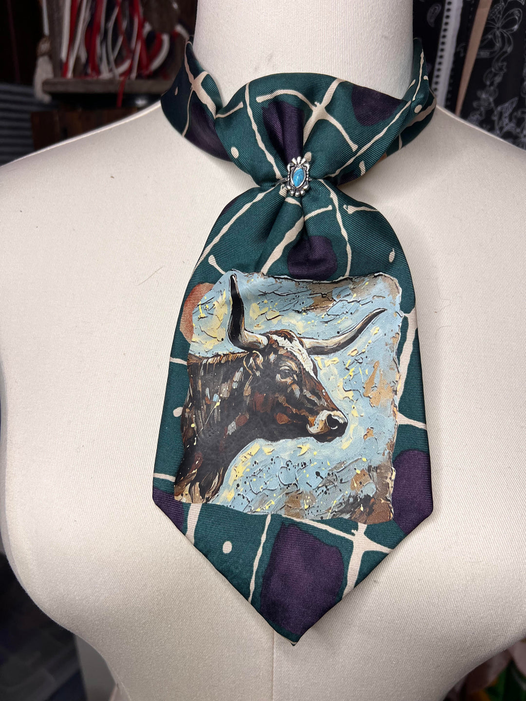 The Emerald Horn Shorty Tie