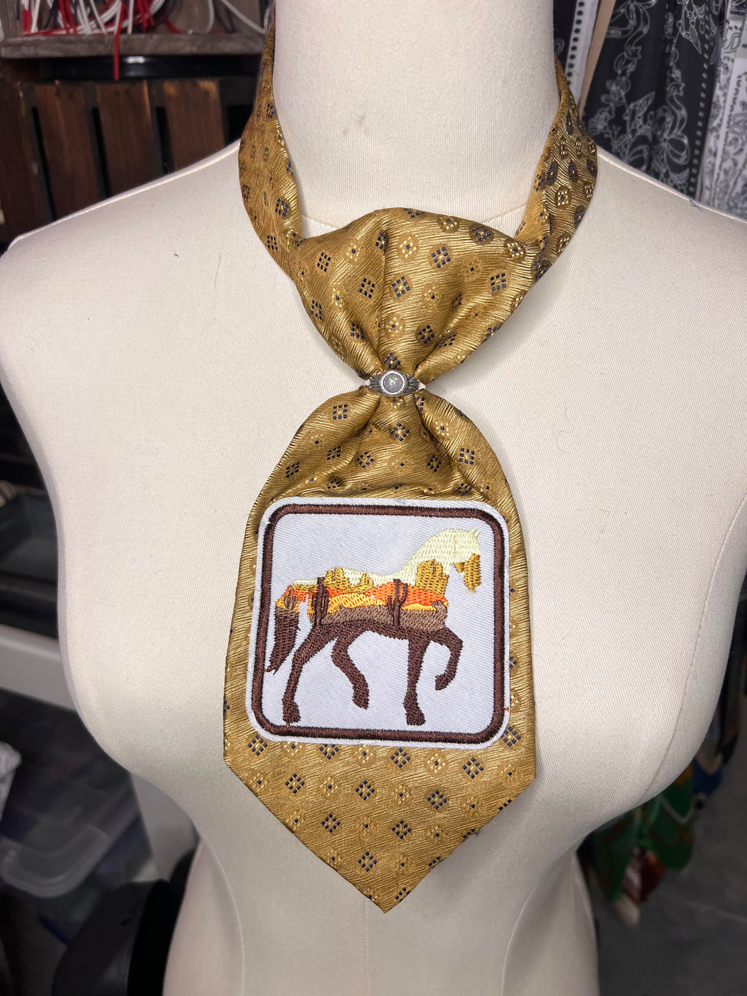 The Golden Palomino Shorty Tie