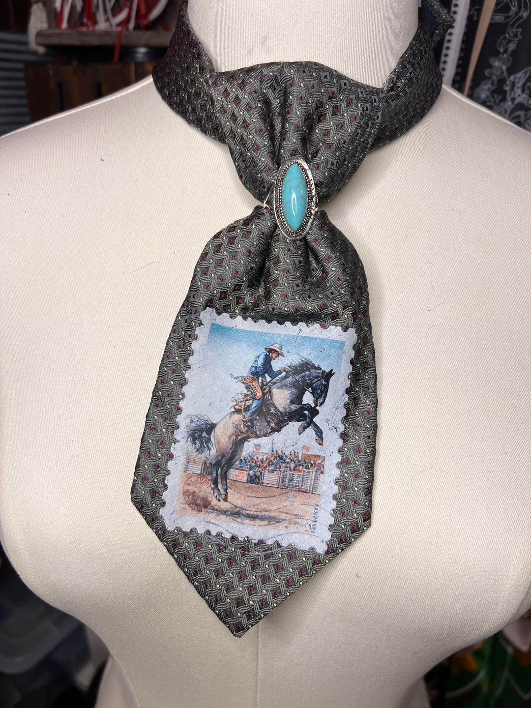 The Silver Rein Shorty Tie